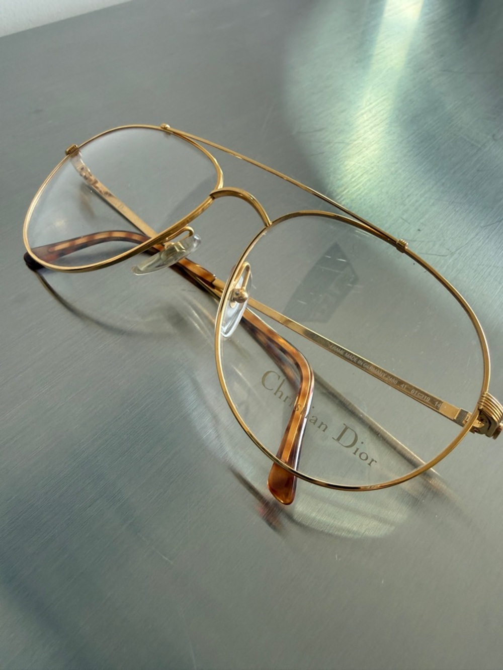80’s Vintage Dior Gold aviator Glasses with Tortoiseshell Temples - Picture 2 of 14